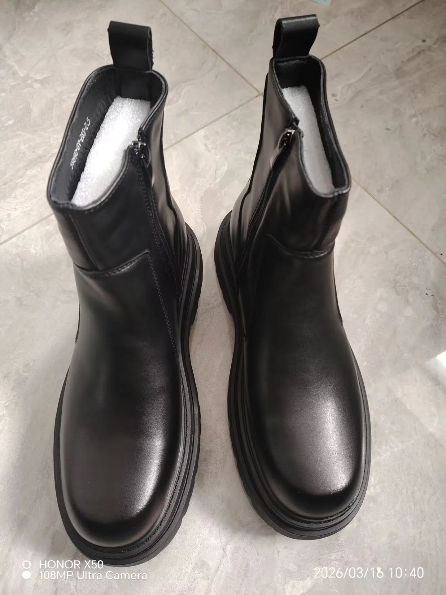 Botas cortas informales de estilo británico con cremallera lateral negra Chelsea con plataforma elevada de nicho de otoño de cuero para hombre