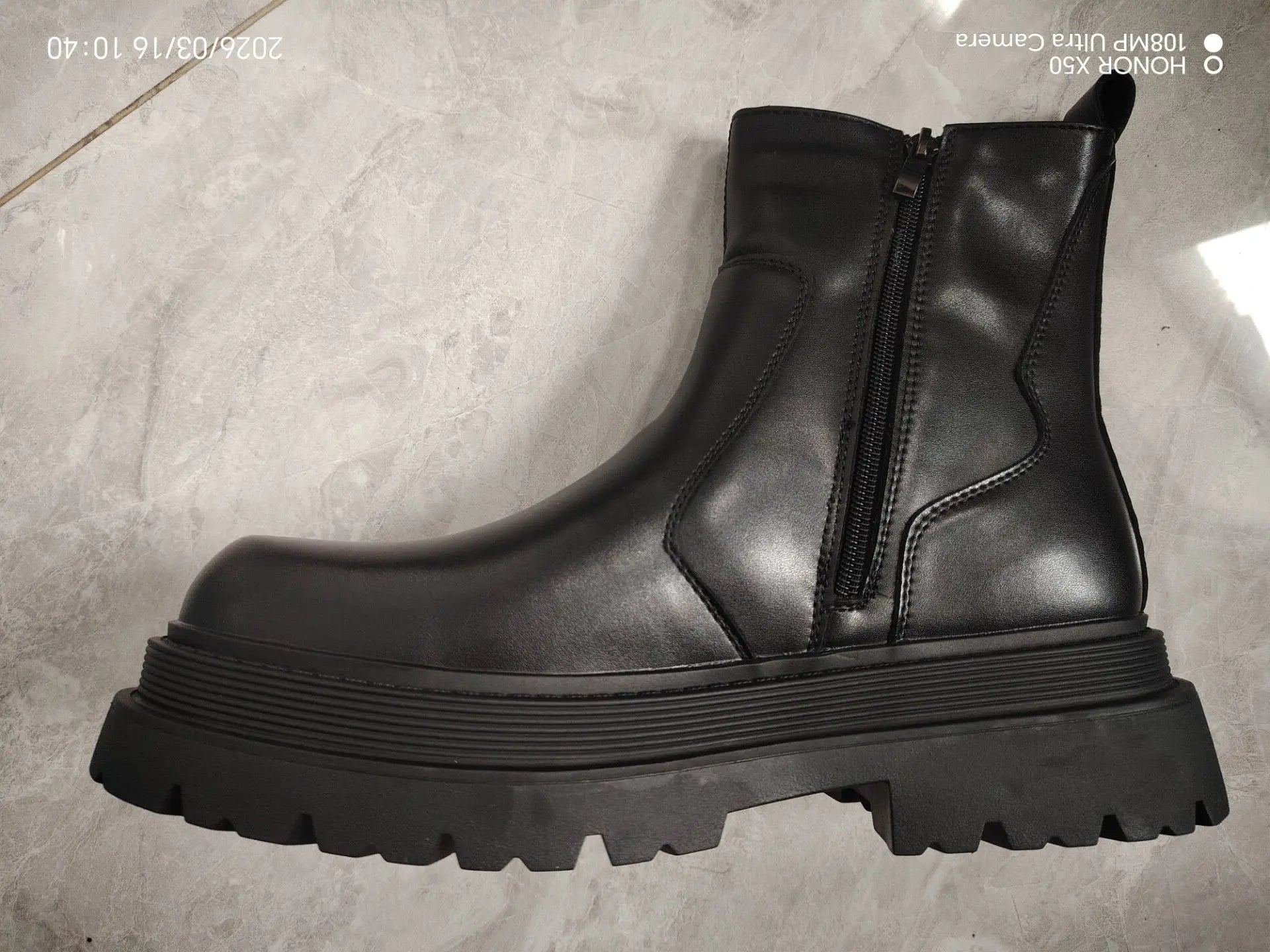 Botas cortas informales de estilo británico con cremallera lateral negra Chelsea con plataforma elevada de nicho de otoño de cuero para hombre