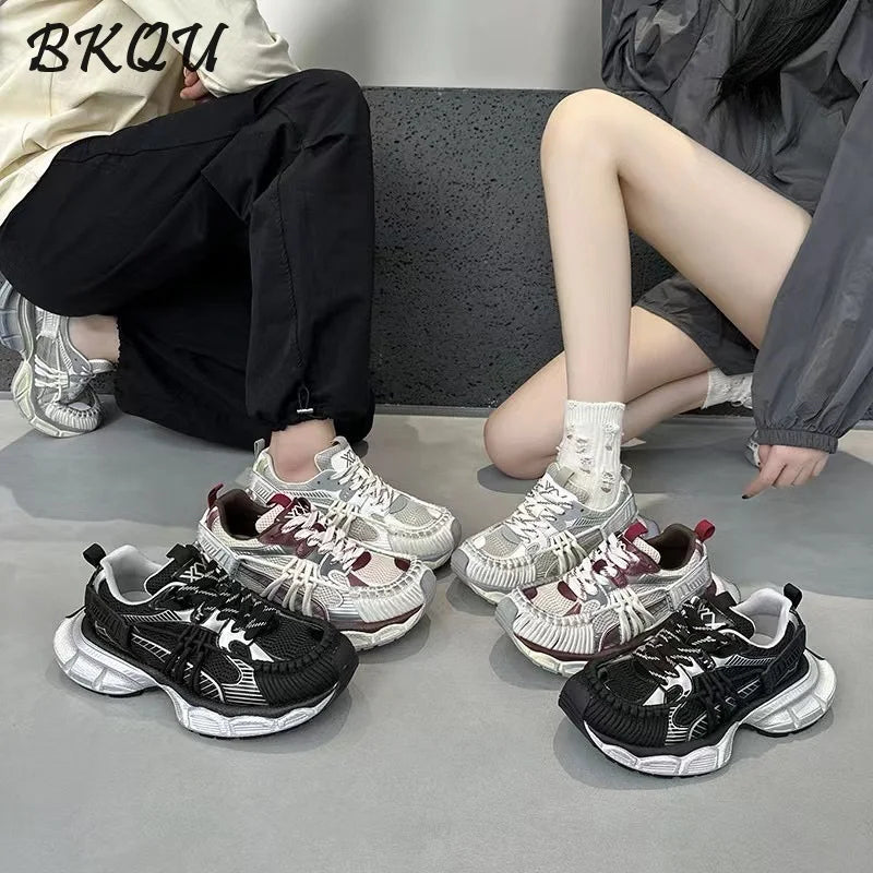 BKQU Dad Shoes mujer  otoño nuevo Color correa cepillada y envejecida Retro suela gruesa aumento de altura zapatos deportivos de moda