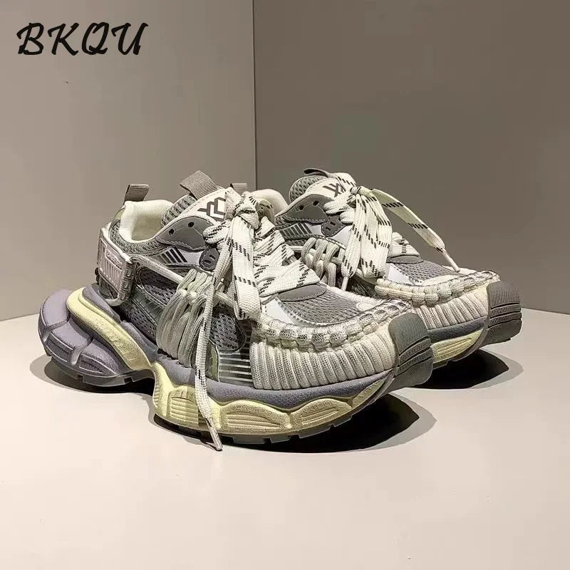 BKQU Dad Shoes mujer  otoño nuevo Color correa cepillada y envejecida Retro suela gruesa aumento de altura zapatos deportivos de moda