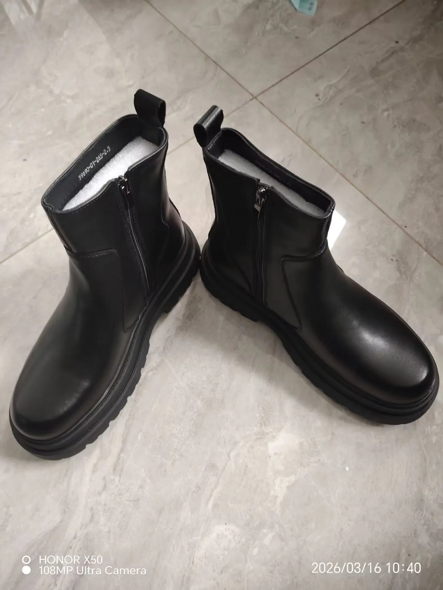 Botas cortas informales de estilo británico con cremallera lateral negra Chelsea con plataforma elevada de nicho de otoño de cuero para hombre